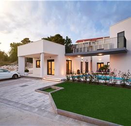 6 bedroom villa with heated pool near Omis, sleeps 12